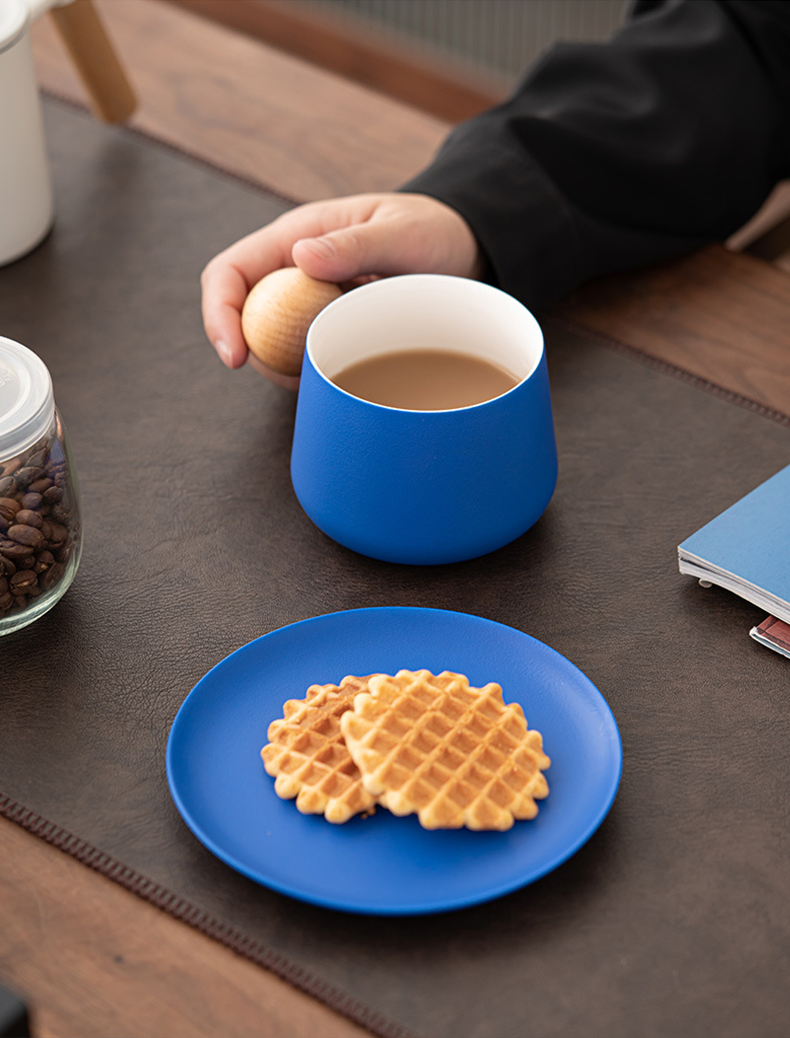 Creative Handle Ceramic Mug & Saucer – Nordic Style Gift Set